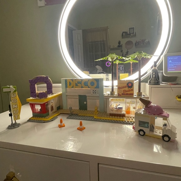 Lego BTS #21339 - Picture 12 of 14